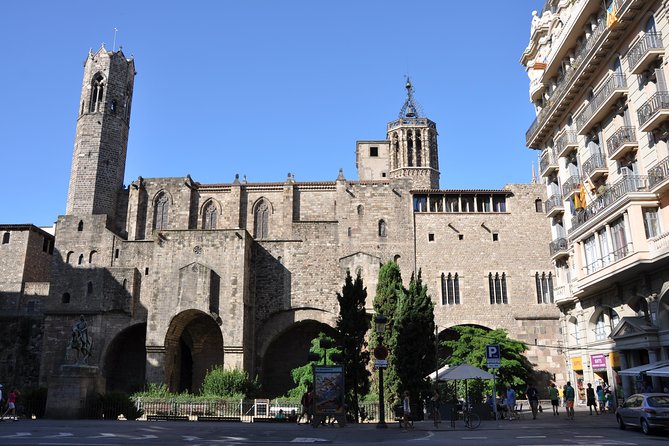 Walking tour of the Gothic Quarter of Barcelona + Cathedral - Casa de l’Ardiaca: A Quiet Stop That Feels Like You Found It First
