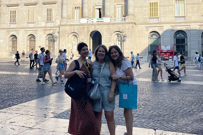 Welcome Private Chauffeured Tour with Licensed Guide - La Rambla and the Boqueria Market: Iconic Street + Local Food Energy