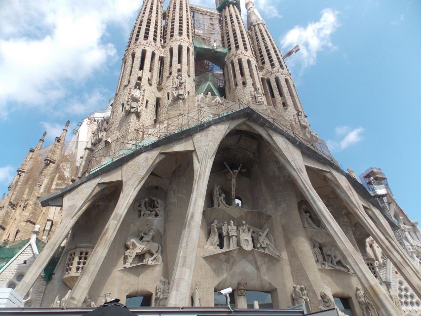 Welcome to Barcelona: Private Tour with a Local - Walking time, transport options, and why the 2–6 hours matters