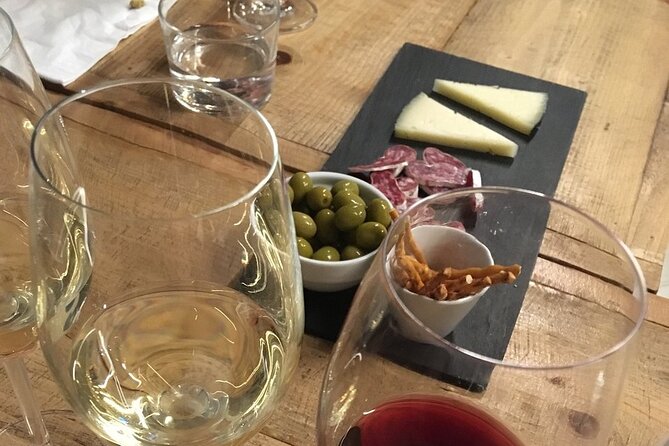 Wine Tasting Experience in Barcelona - Getting Oriented in El Born (And Finding the Right Door)