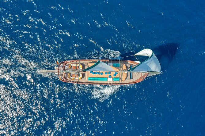 Wooden Boat Sailing with Tapa and Welcome Drink - Quick hits before you go