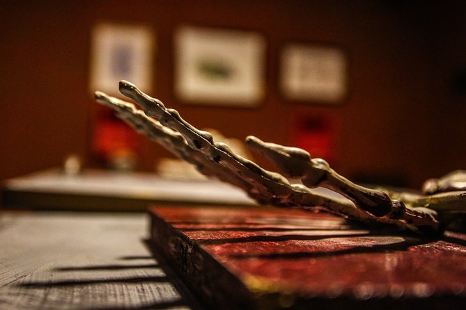 Xcape Room Bcn: Corpse Gallery Escape Room Barcelona - Price and logistics: how to think about value in Barcelona