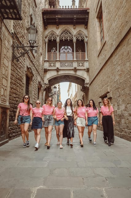 ✅ Barcelona: Sightseeing Professional Photoshoot Session - Choosing your edits: turning 100 shots into a final set you’ll keep